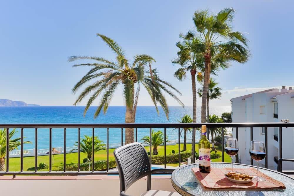 Las Palmeras Nerja Esterno foto